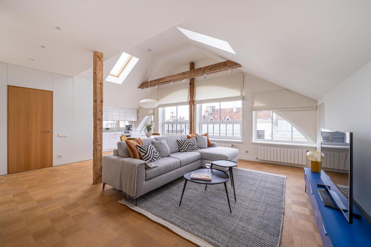 Bright Designer Apartment In City Centre Riga Buitenkant foto