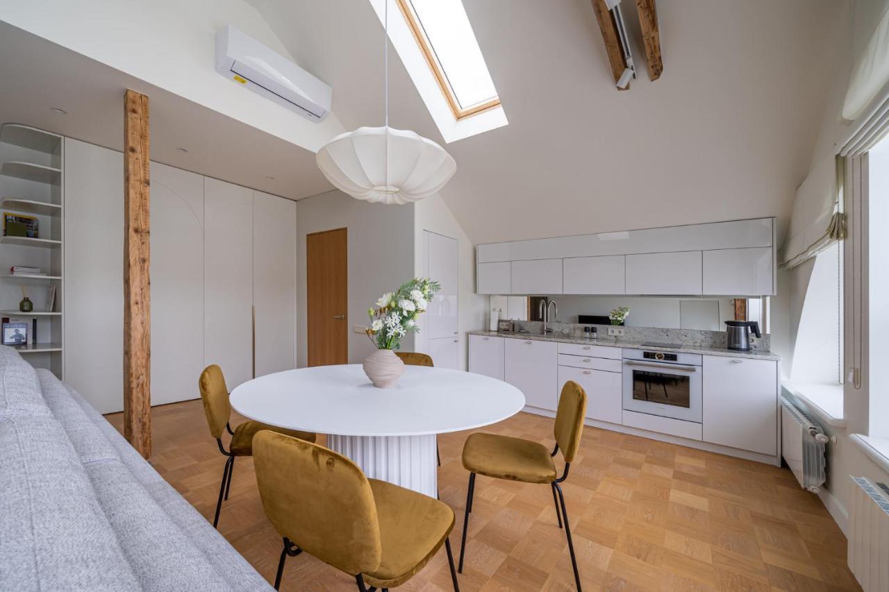 Bright Designer Apartment In City Centre Riga Buitenkant foto